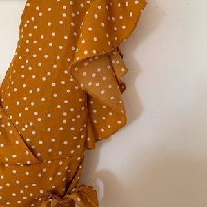 SHEIN Tops - SIZE SMALL MUSTARD AND POLKA DOT SHEIN BLOUSE SHEIN Tops - SIZE SMALL MUSTARD AND POLKA DOT SHEIN BLOUSE
